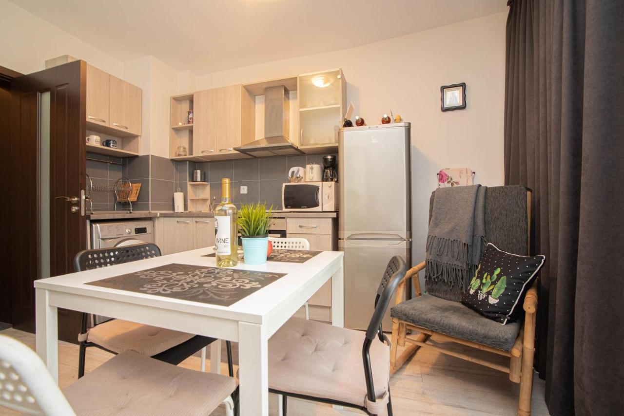 Vera By Rv Apartments Варна Екстериор снимка