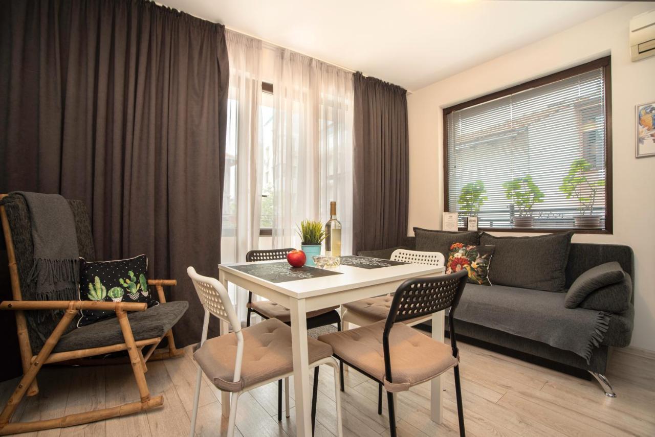 Vera By Rv Apartments Варна Екстериор снимка