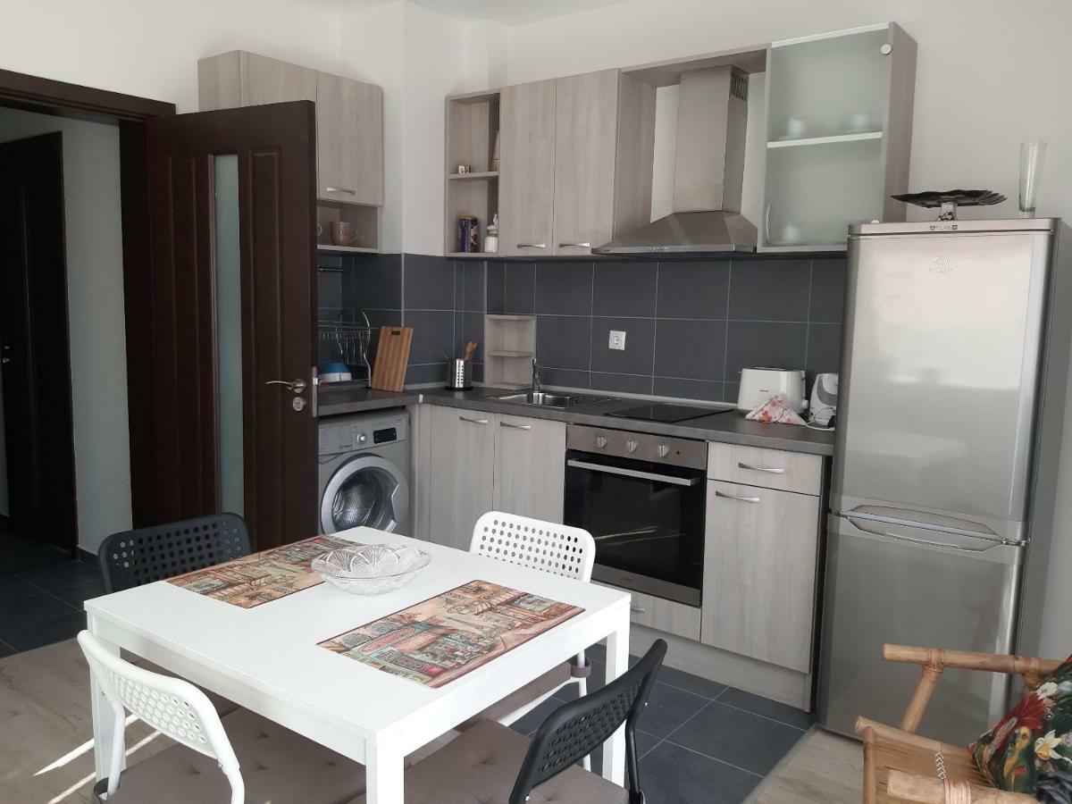 Vera By Rv Apartments Варна Екстериор снимка